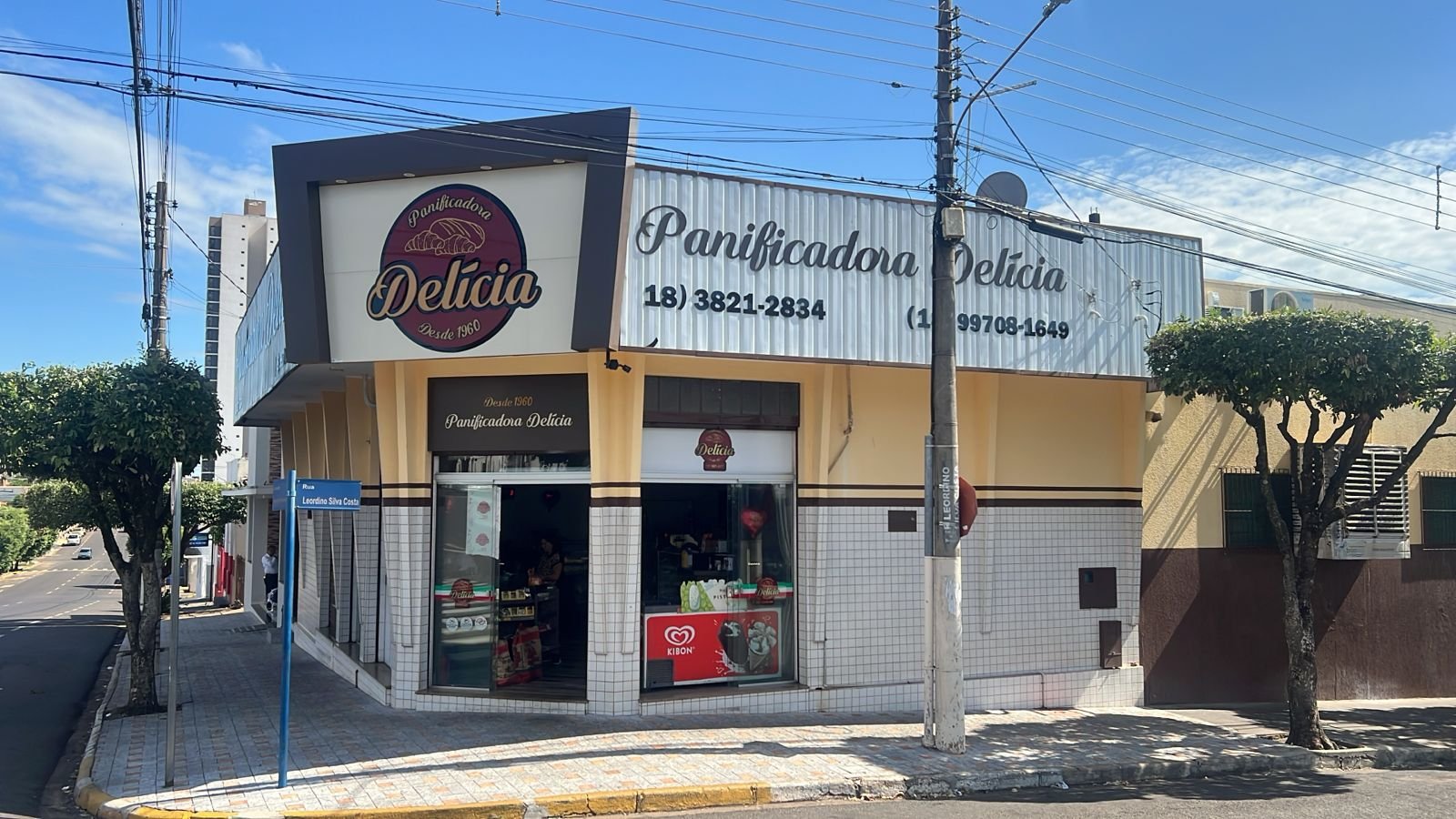 Pães artesanais saindo do forno